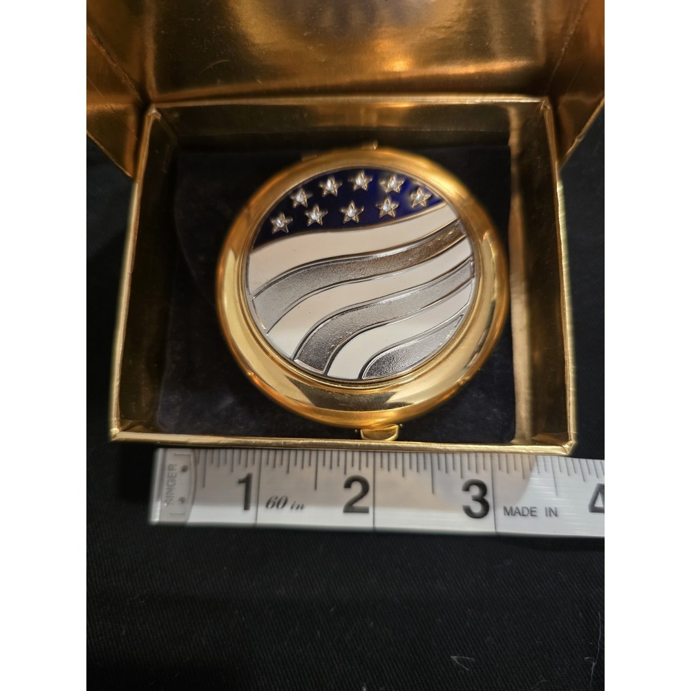 Estee Lauder America the Beautiful Sparkling USA Flag Lucidity Powder Compact